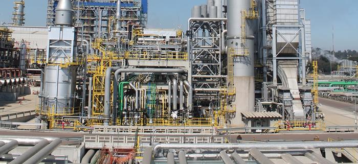 Ultra e Raízen devem entrar na briga por compra de refinarias da Petrobrás