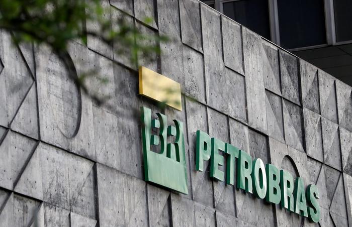 Com preços em ‘xeque’, Petrobras se arrisca a descolar de pares globais