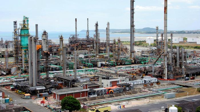 Refap pode ser vendida por até R$ 1,4 bi
