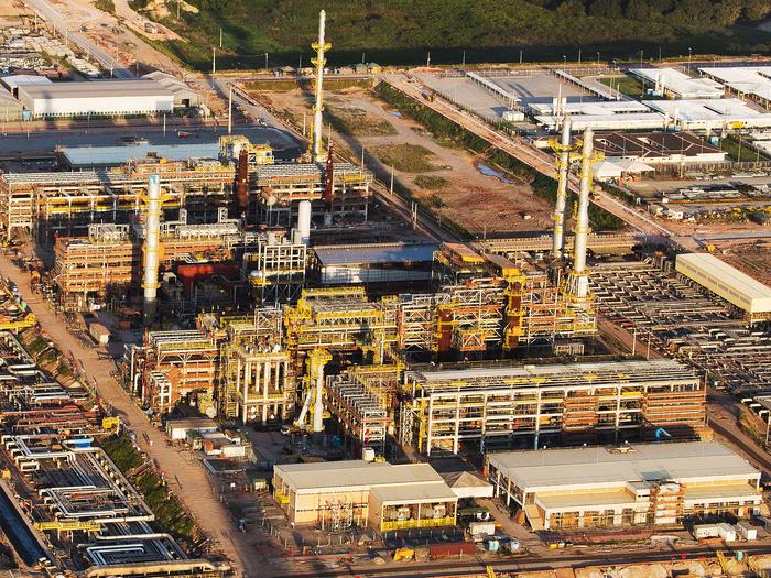 Coronavírus e queda do petróleo podem levar Petrobras a adiar venda de refinarias, diz fonte
