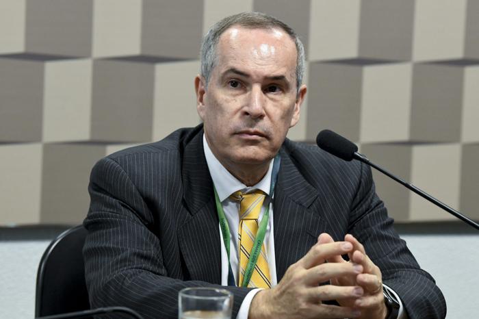 Diretor-geral da ANP antecipa saída; Bolsonaro indica almirante da reserva