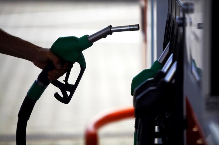 Gasolina e diesel atingem menores preços do ano na bomba