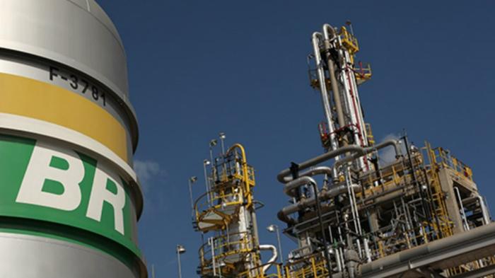 Petrobras vê forte redução em encomendas de combustíveis para abril