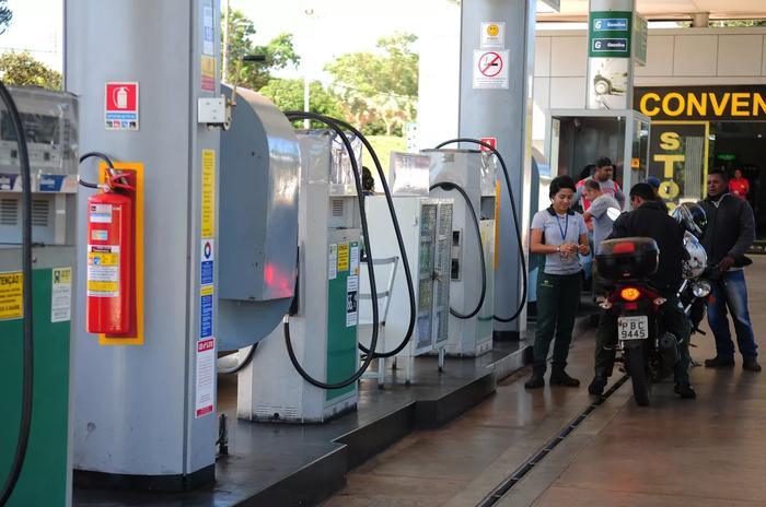 Petrobras reduz preços dos combustíveis nas refinarias a partir desta quarta