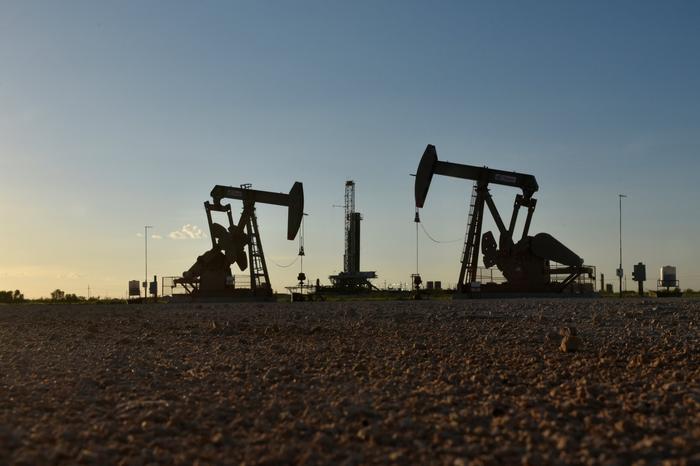Petróleo americano cai mais de 200% e tem preço negativo pela 1ª vez na história