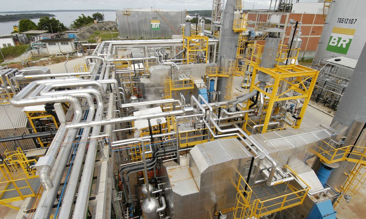 Refinarias da Petrobras se recuperam e operam com 73% da capacidade