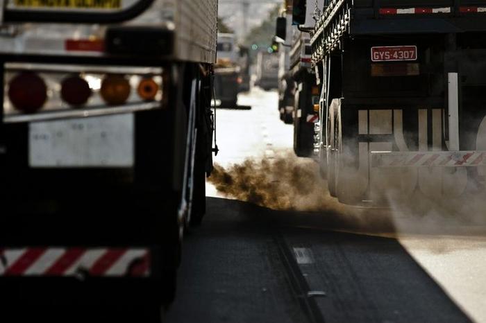 Indústria quer adiar por 3 anos caminhões Euro 6 no Brasil
