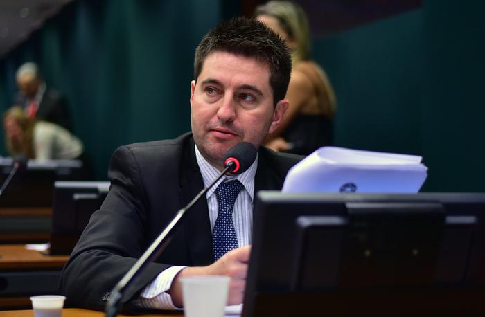 Frente Parlamentar deve apresentar projeto contra redução da mistura