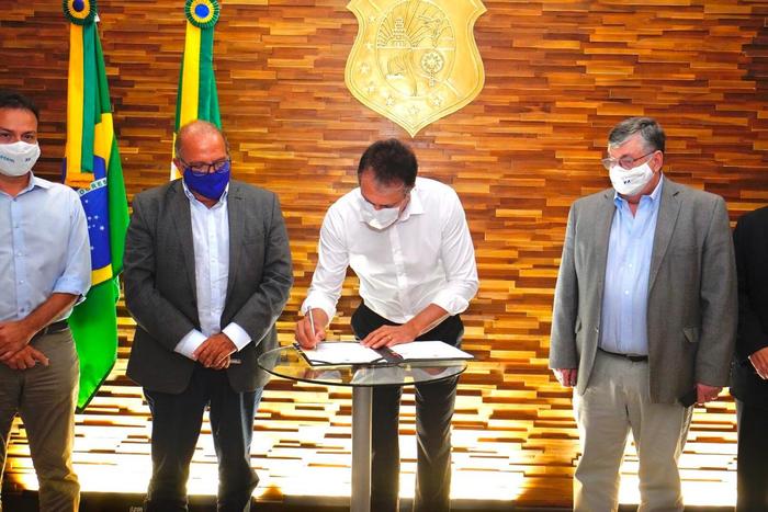 Governo negocia instalação de refinaria no Pecém