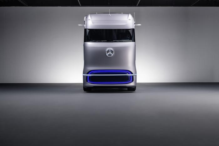 Mercedes GenH2 é caminhão futurístico que troca diesel por hidrogênio