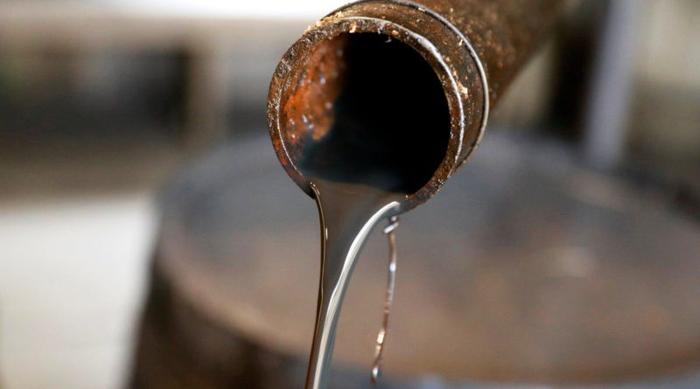 Preços do petróleo afundam mais de 5%, e cotação do Brent tem mínima de 4 meses