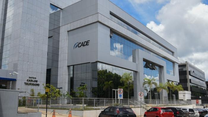 Competição no refino do petróleo deve reduzir custo do combustível, diz Cade