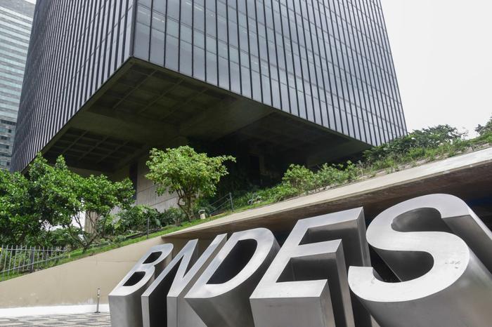 BNDES vai financiar redução de emissões de CO2 de biocombustíveis 