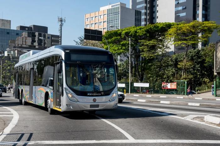 Scania lança ônibus rodoviário movido a gás natural