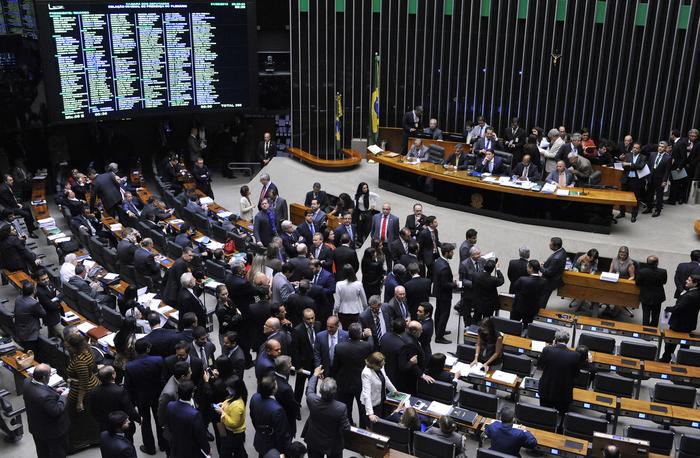 Projeto do Executivo prevê alíquota nacional para ICMS em combustível