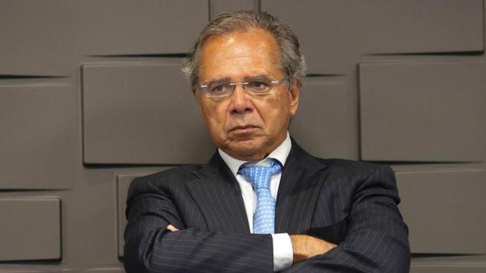 Dividido, governo estuda fundo para combustíveis