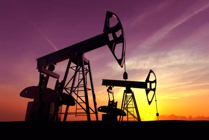 Petróleo fecha nos maiores níveis desde janeiro de 2020