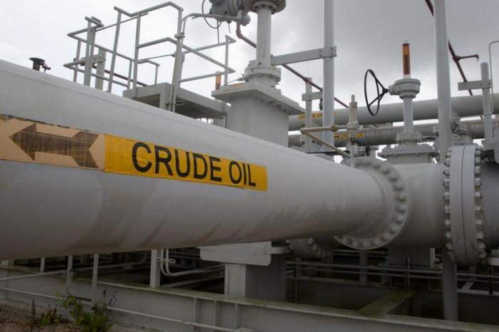 Petróleo avança 18% em fevereiro