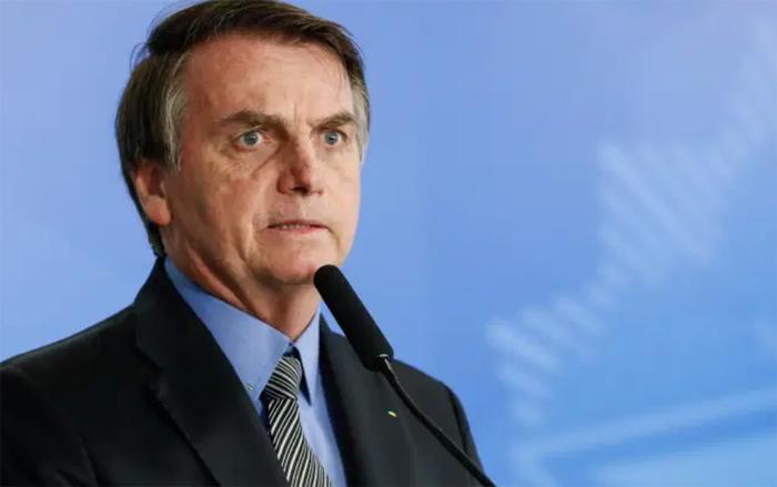 Bolsonaro quer ampliar refino e elogia venda de refinarias pela Petrobras