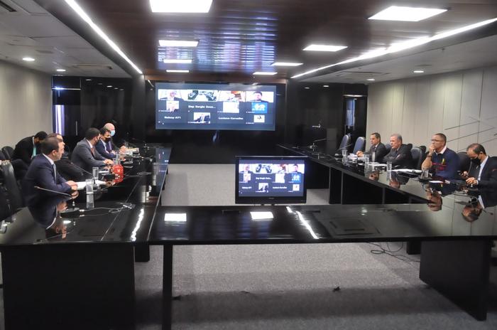 Representantes do setor se reúnem com ministro Bento Albuquerque