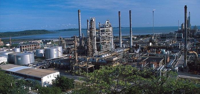 Conselho vai votar amanhã venda de refinaria da Petrobrás na Bahia para fundo árabe