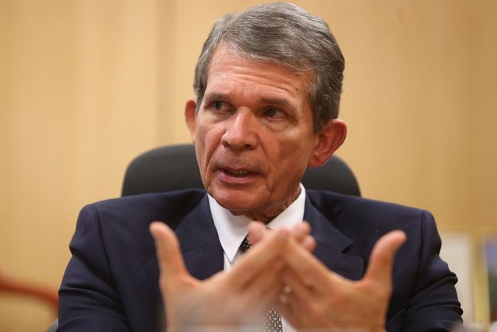 Silva e Luna mexerá com preços de combustível, mas manterá desinvestimento da Petrobrás