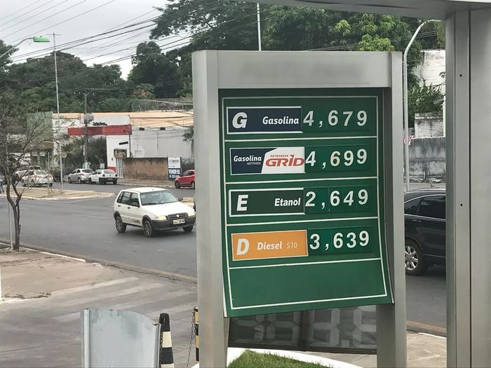 MT congela ICMS dos combustíveis por mais 15 dias para frear aumento