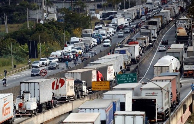 Queda forçada do diesel é realidade distante, mesmo com pressão de caminhoneiros