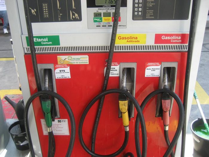 Petrobras completa 40 dias sem reajuste, mas combustíveis ainda sobem nas bombas