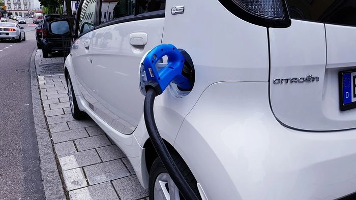 G7 vai discutir corte nas vendas de carros a gasolina e diesel