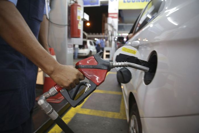 Preços da gasolina, diesel e gás aumentam hoje nas refinarias