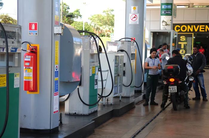 Petrobras reajusta preços e reforça alta nos postos