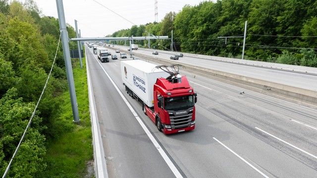 Alemanha testa ‘pista elétrica’ para diminuir poluição causada por caminhões