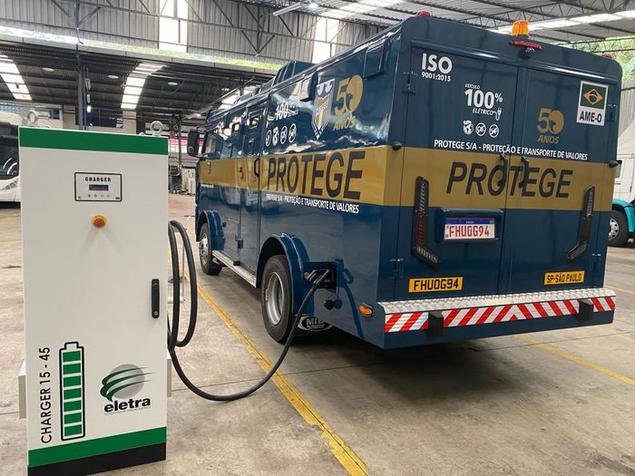 Empresa converte caminhões a diesel em elétricos no Brasil