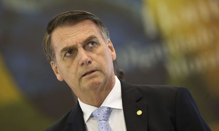 Bolsonaro diz que entrará com ação no STF sobre ICMS de combustíveis