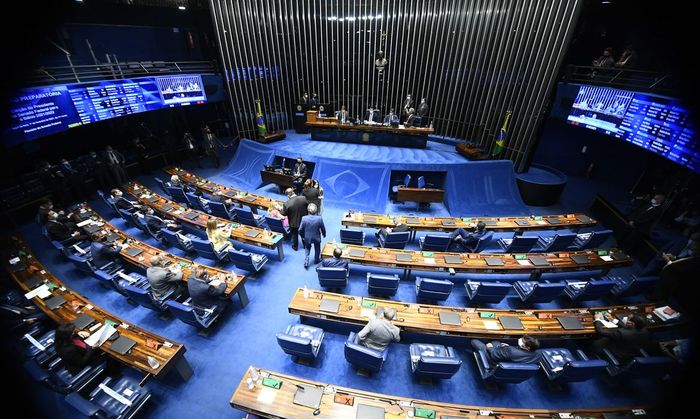 Senado aprova MP que altera tolerância no peso de caminhões e ônibus