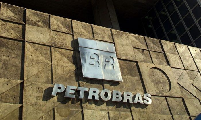 Defasagem nos preços do diesel e da gasolina chega a 14% e 10%, diz Abicom
