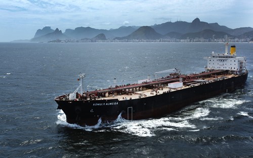 Demanda global de petróleo deve atingir níveis pré-pandêmicos no início de 2022