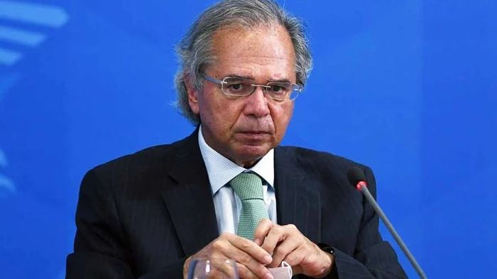 Guedes sugere venda de ações de estatais para alimentar fundo de estabilização de combustíveis
