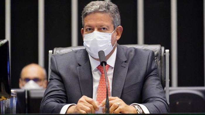 Proposta para ICMS reduz em 8% preço da gasolina, 7% o do álcool e 3,7% o do diesel, diz Lira