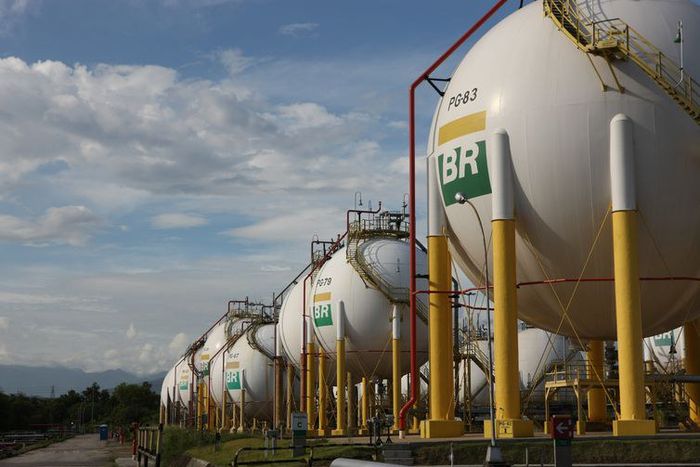 Demanda de óleo diesel quase bate recorde histórico em agosto