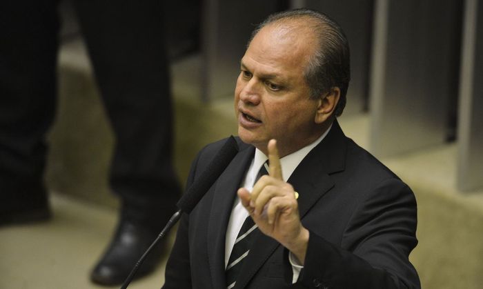 Câmara aprova urgência para PL que obriga mistura de diesel verde