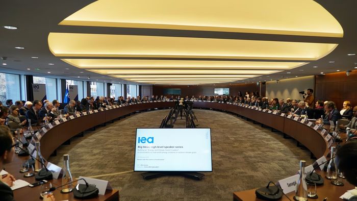 AIE corta previsões para crescimento da demanda global por petróleo em 2021 e 22
