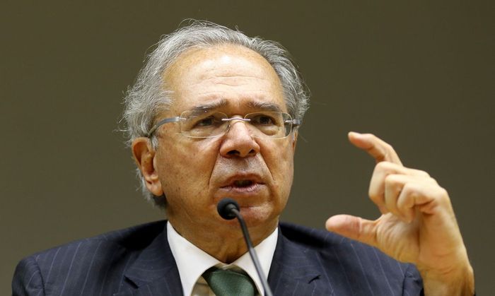 Governo descarta fundo para baixar preço de combustível e Guedes quer desonerar só diesel