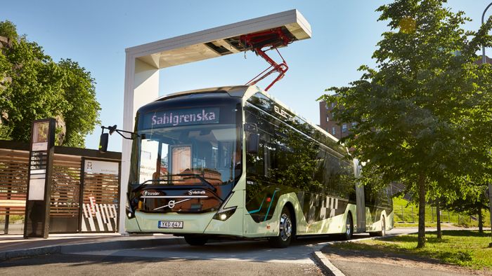 Todos os ônibus urbanos da Volvo serão elétricos em 2030
