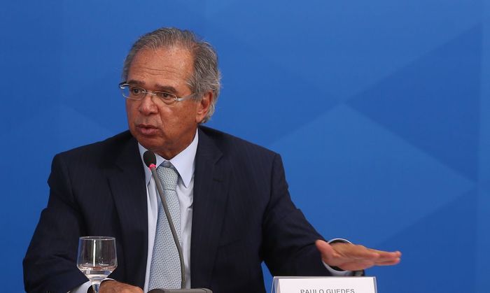 Guedes resiste e ainda tenta anular PEC dos combustíveis