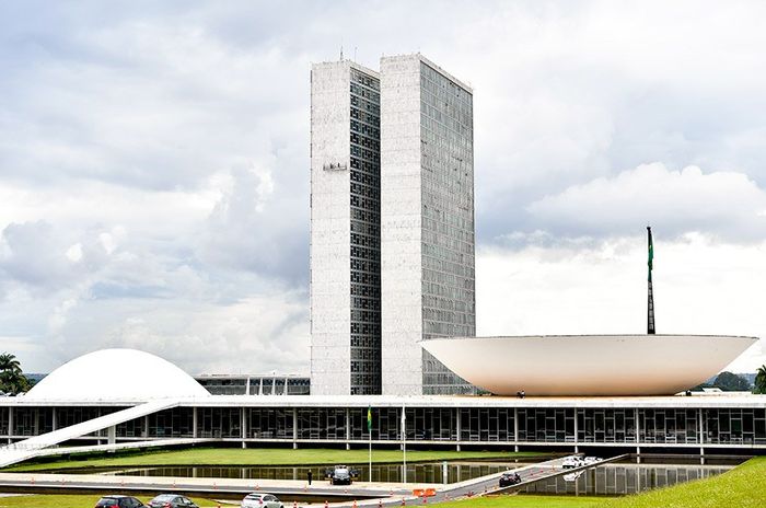 Estados se mobilizam contra mudança em ICMS do combustível