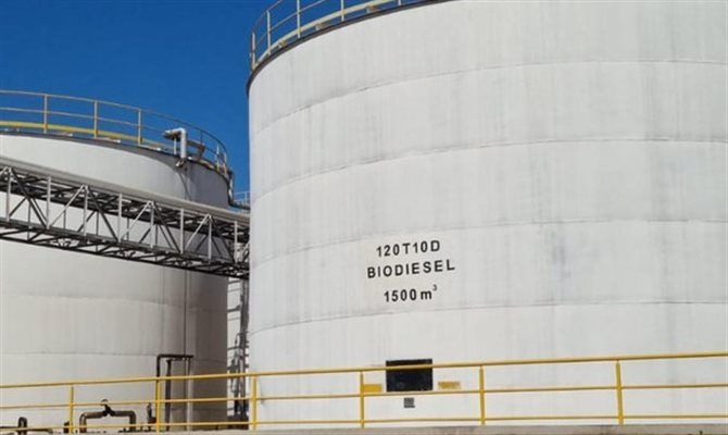 Distribuidoras têm que comprar mais biodiesel que demanda e produto acumula nas bases 