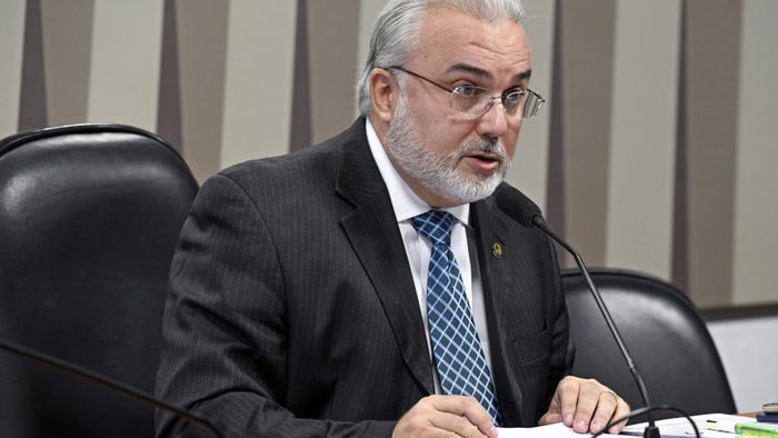 Relator inclui isenção de PIS e Cofins para diesel e gás de cozinha até o fim do ano