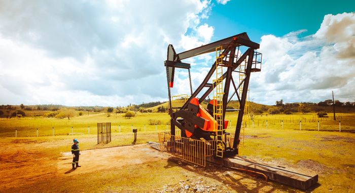 Com queda do petróleo, diesel fica mais caro no Brasil que no exterior